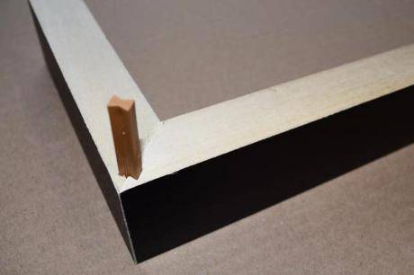 "Hoffman" dovetail keys automatically pull the corners tight for a professional finish